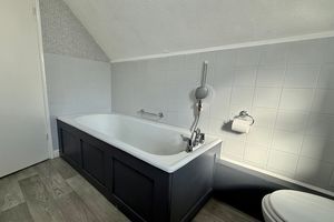 Upstairs Bathroom- click for photo gallery